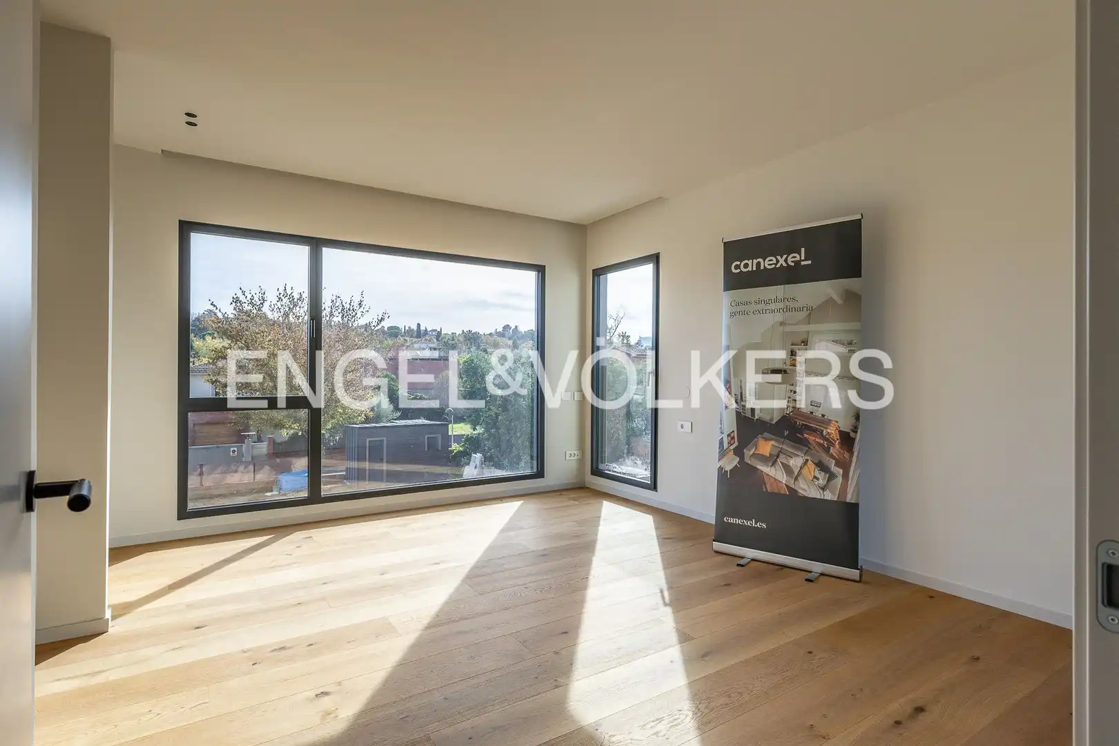 Living room of Houses for sale in Sant Cugat del Vallès  with Air Conditioner, Heating and Private garden
