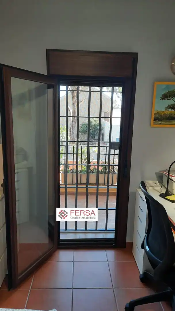 Terrassa de Casa adosada en venda en El Puerto de Santa María amb Aire condicionat, Calefacció i Jardí privat