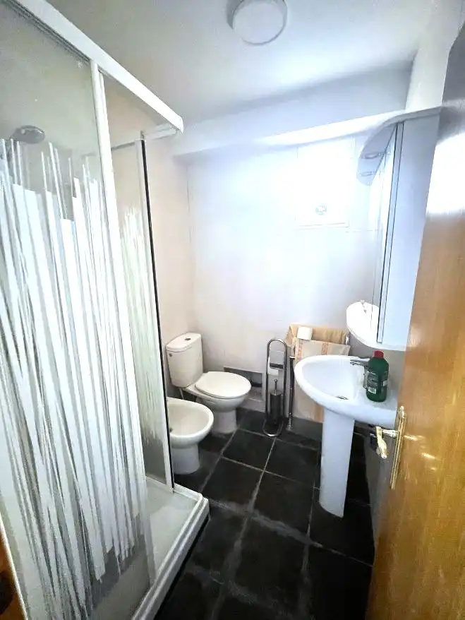 Badezimmer von Wohnung zum Verkauf in Manises mit Klimaanlage, Heizung und Möbliert