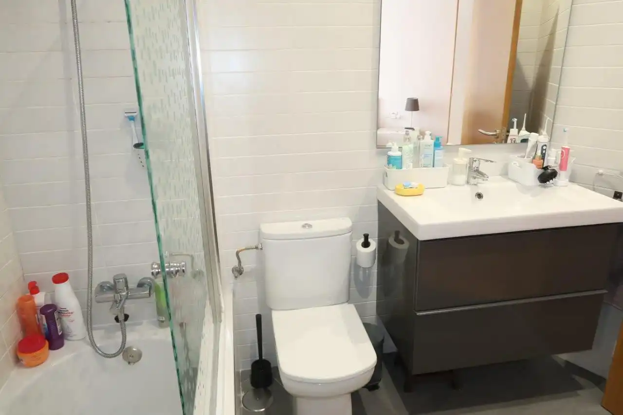 Baño de Piso en venta en A Coruña Capital  con Calefacción, Terraza y Trastero