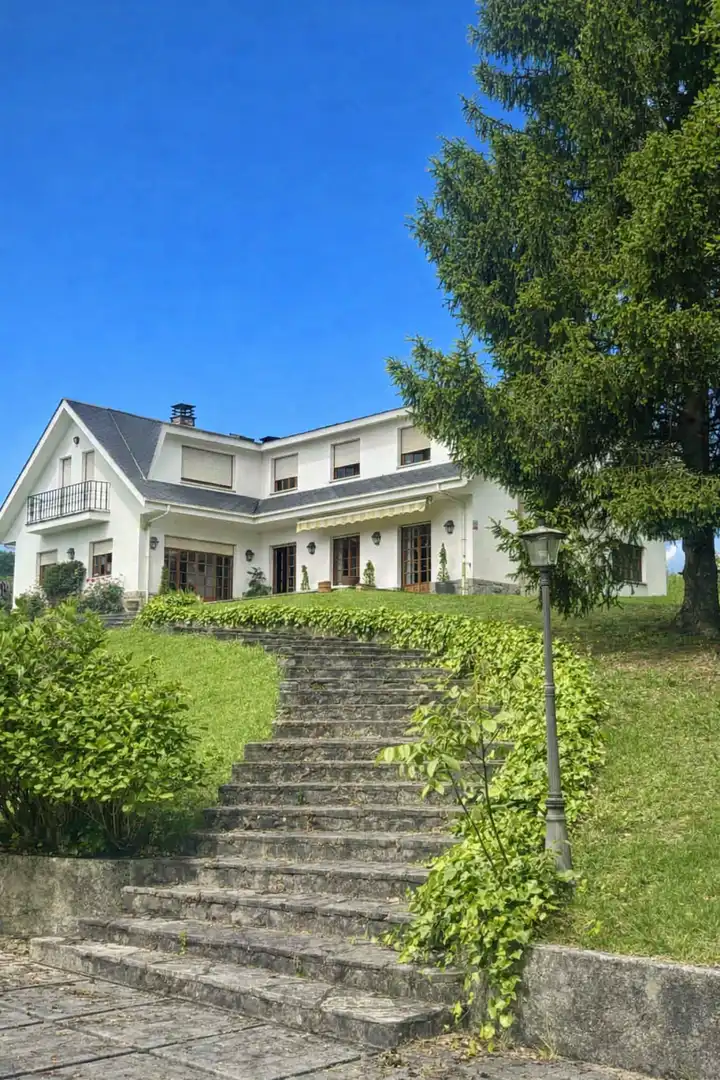 Exterior view of Houses for sale in Sariego  with Heating, Private garden and Parquet flooring
