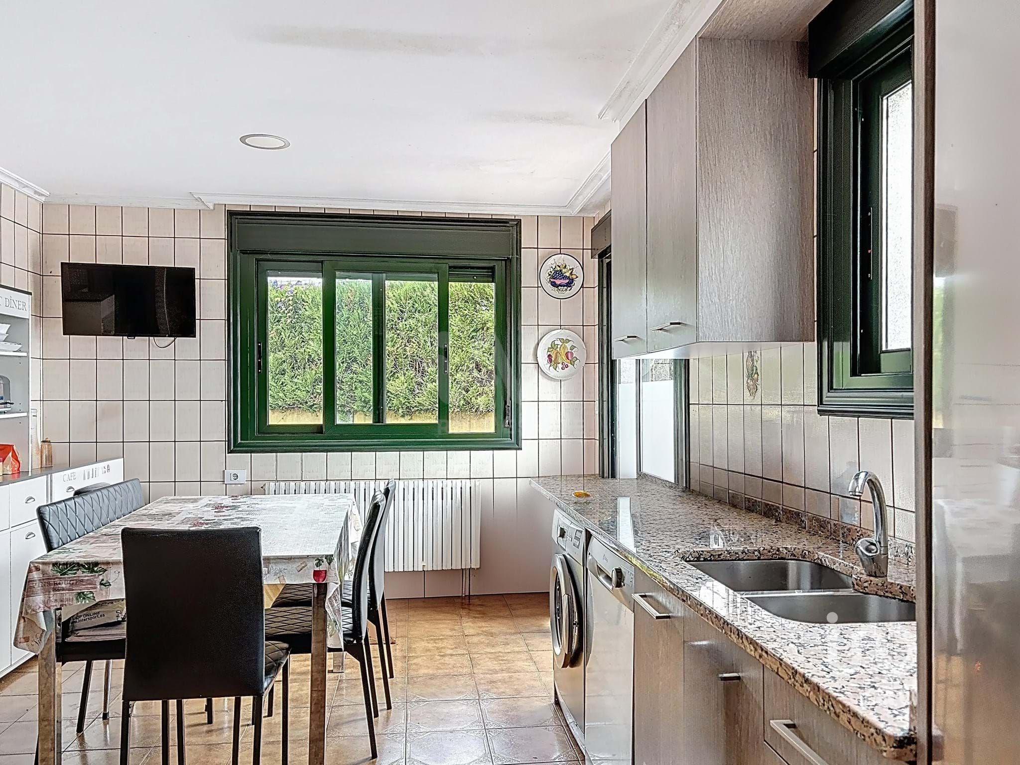 Kitchen of House or chalet for sale in Pontevedra Capital   with Heating