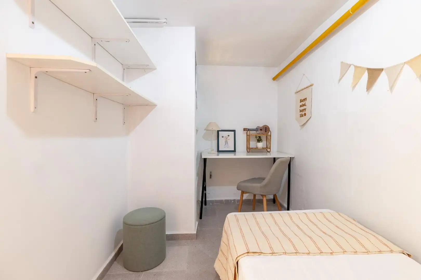 Habitación de Casa adosada en venta en Paterna con Calefacción, Jardín privado y Terraza