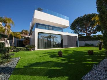 Casa con balcone in vendita a Teià