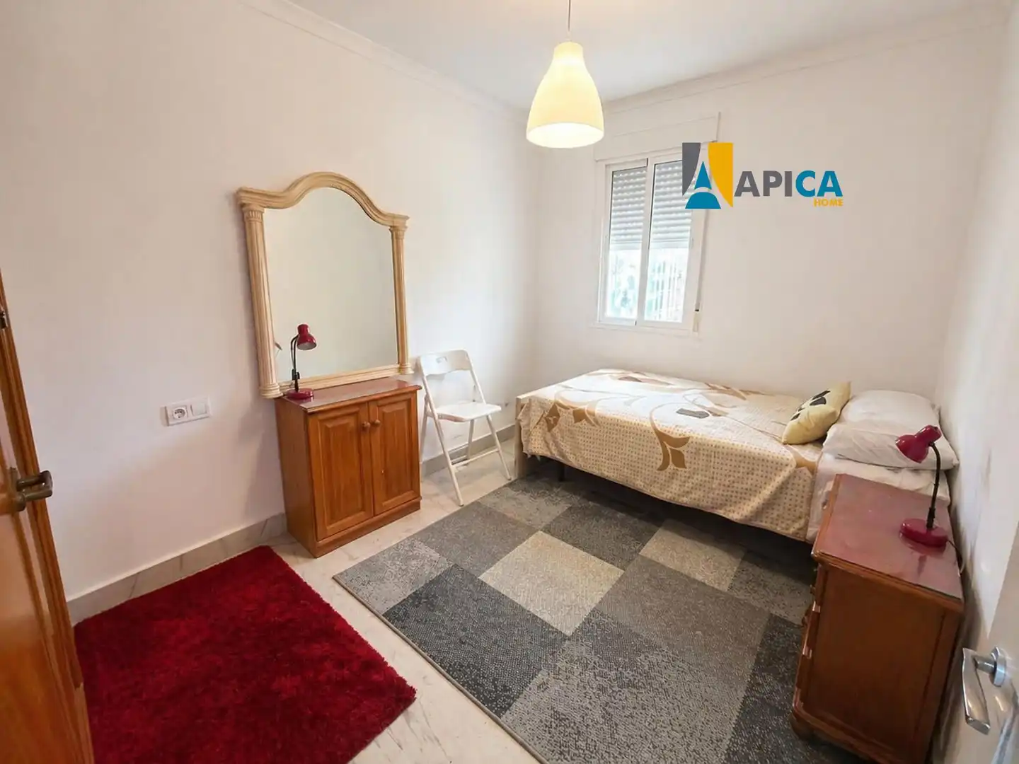 Habitación de Piso en venta en La Línea de la Concepción