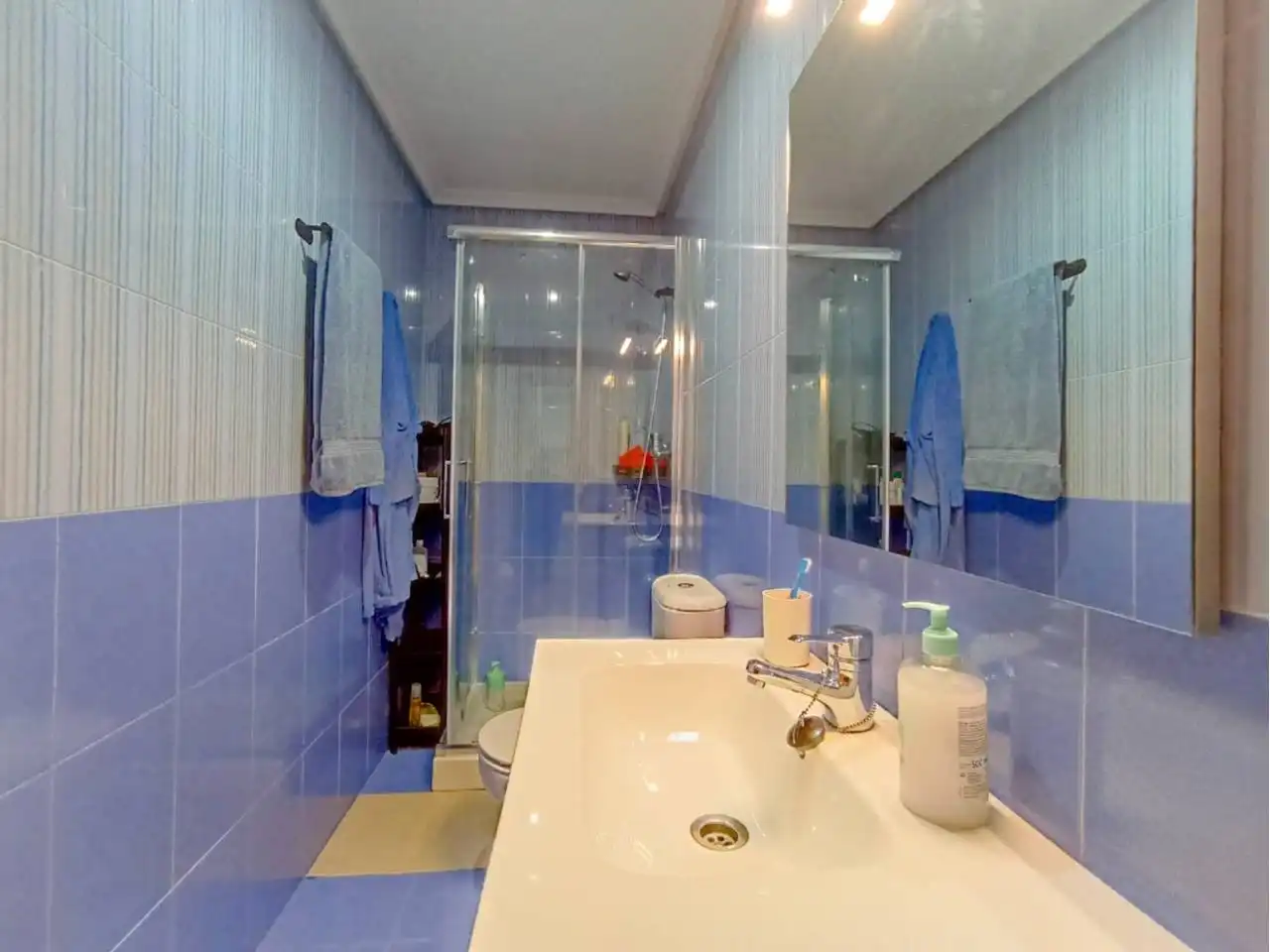 Bany de Apartament en venda en Burgos amb Calefacció, Parquet i Traster