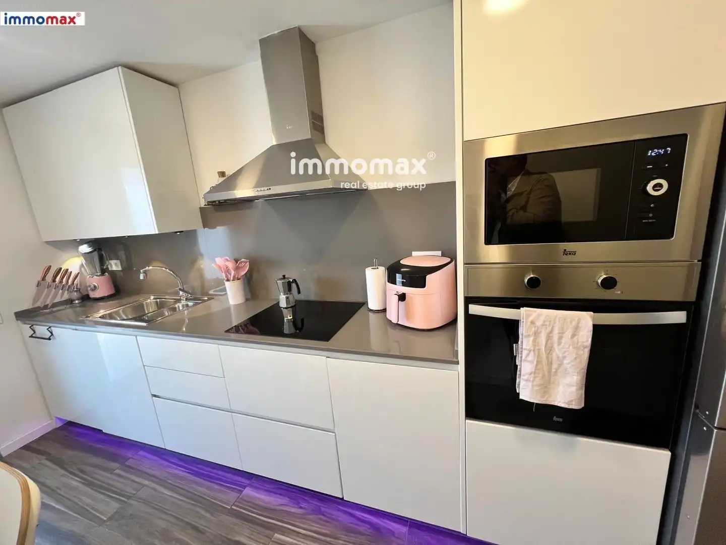 Cocina de Piso en venta en Sant Boi de Llobregat con Aire acondicionado, Terraza y Trastero