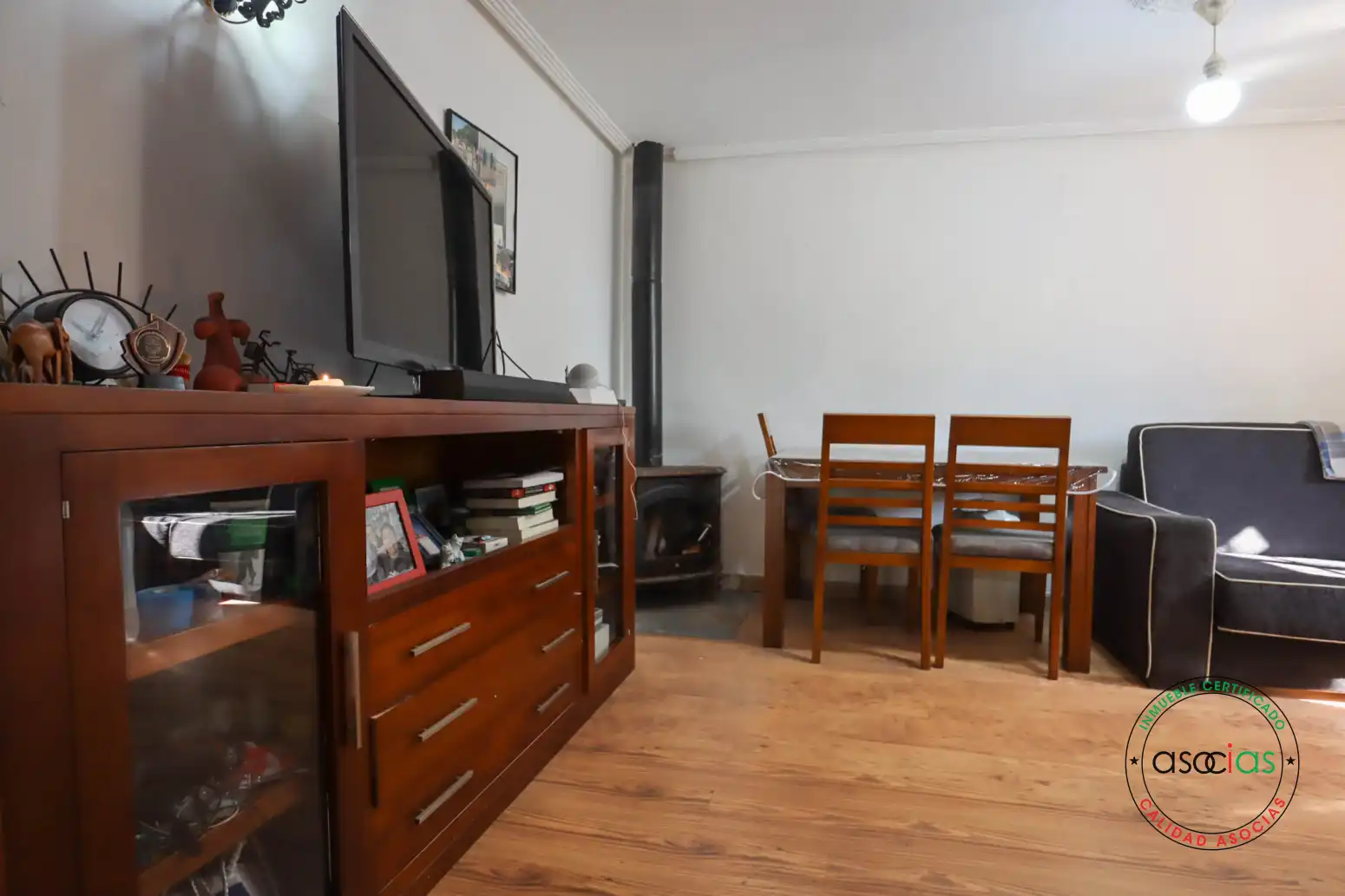 Sala d'estar de Casa adosada en venda en Ribera de Arriba amb Calefacció, Parquet i Terrassa
