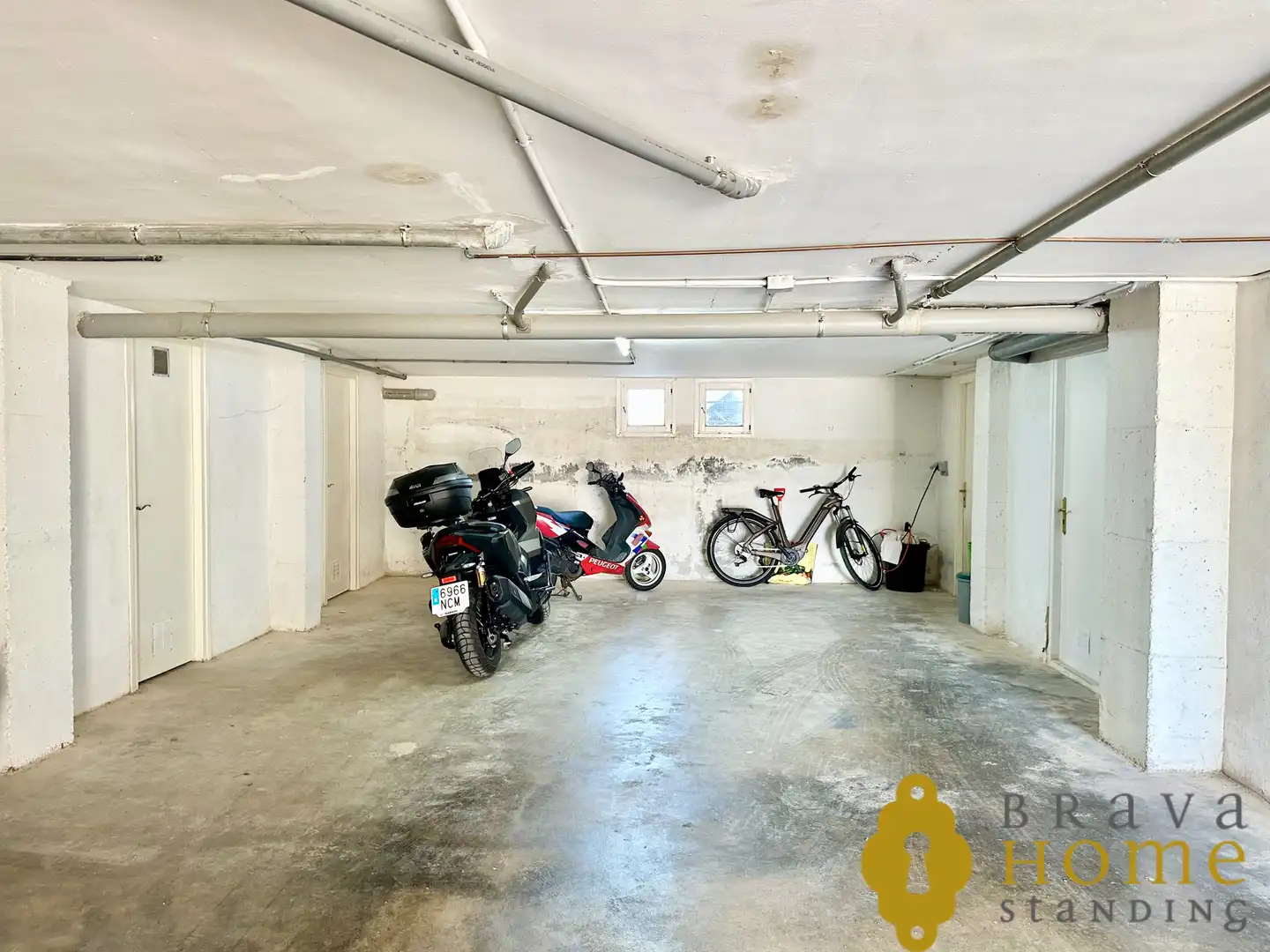 Parking de Piso en venta en Empuriabrava con Aire acondicionado, Terraza y Trastero