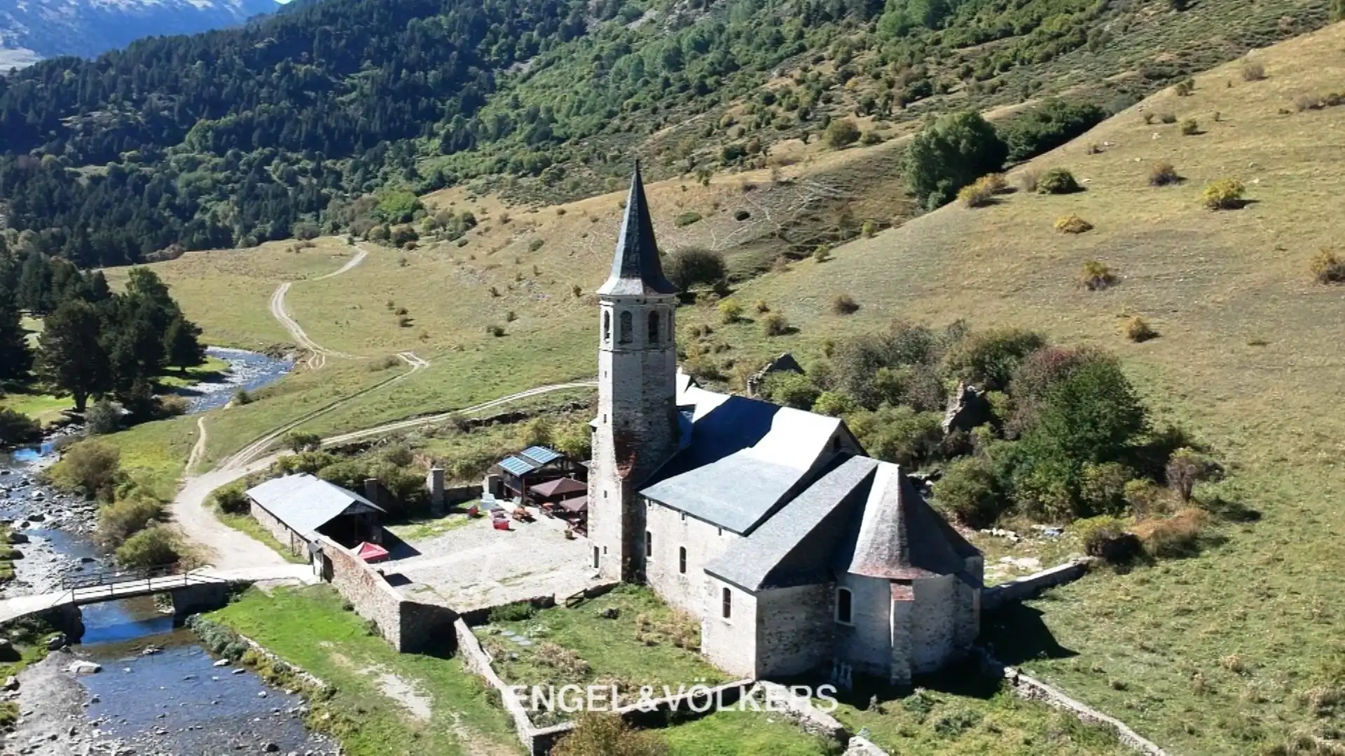 Vista exterior de Casa o xalet en venda en Naut Aran amb Calefacció, Jardí privat i Parquet