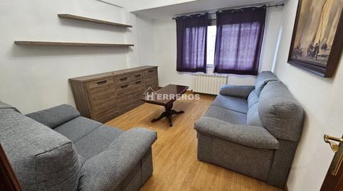 Foto 2 de Apartament en venda a Perez Galdos, Gran Via, La Rioja