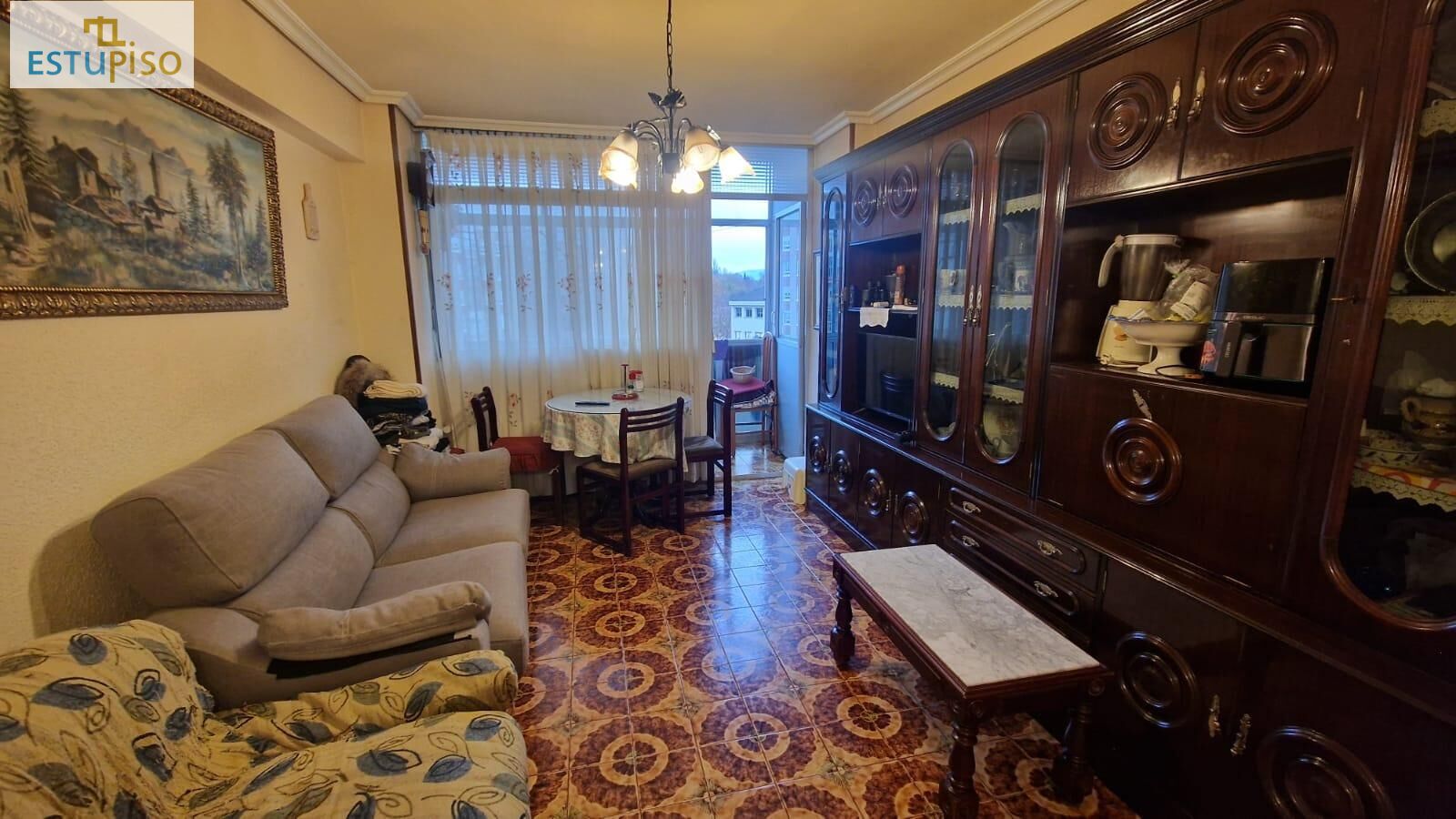 Sala d'estar de Pis en venda en Vitoria - Gasteiz amb Calefacció, Terrassa i Traster