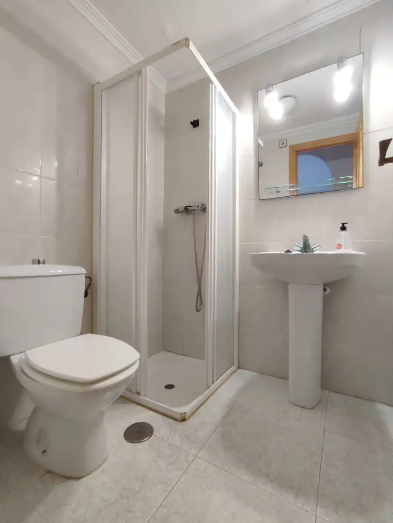 Baño de Apartamento en venta en San Pedro del Pinatar con Terraza, Amueblado y Balcón