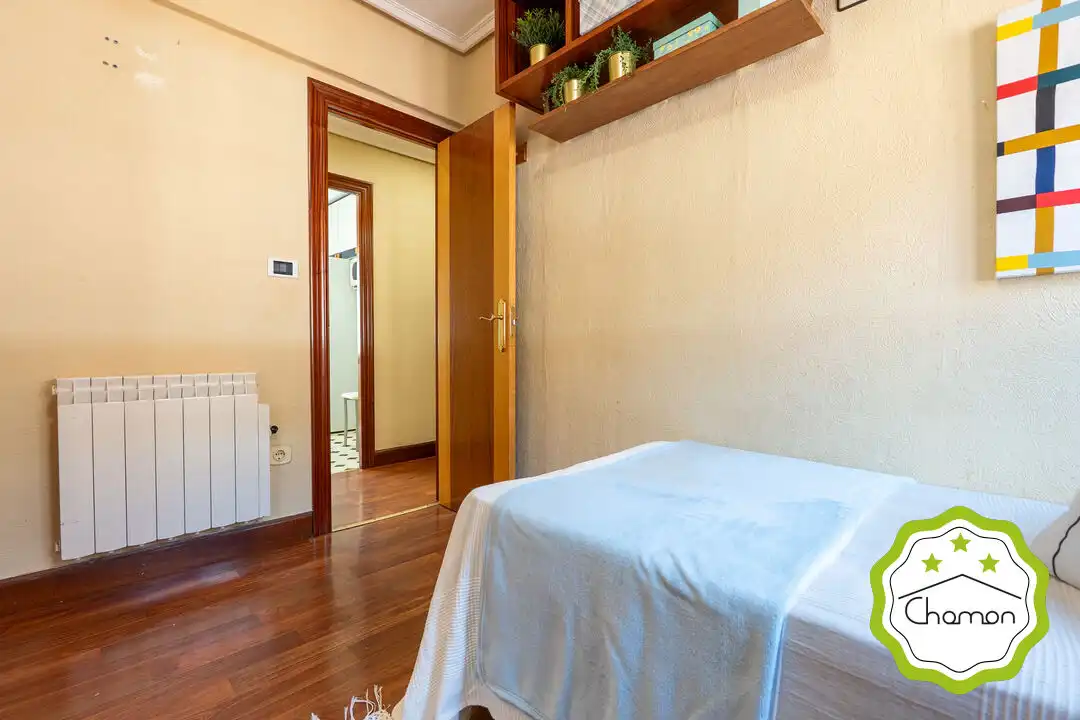Habitación de Piso en venta en Bilbao  con Calefacción, Jardín privado y Amueblado