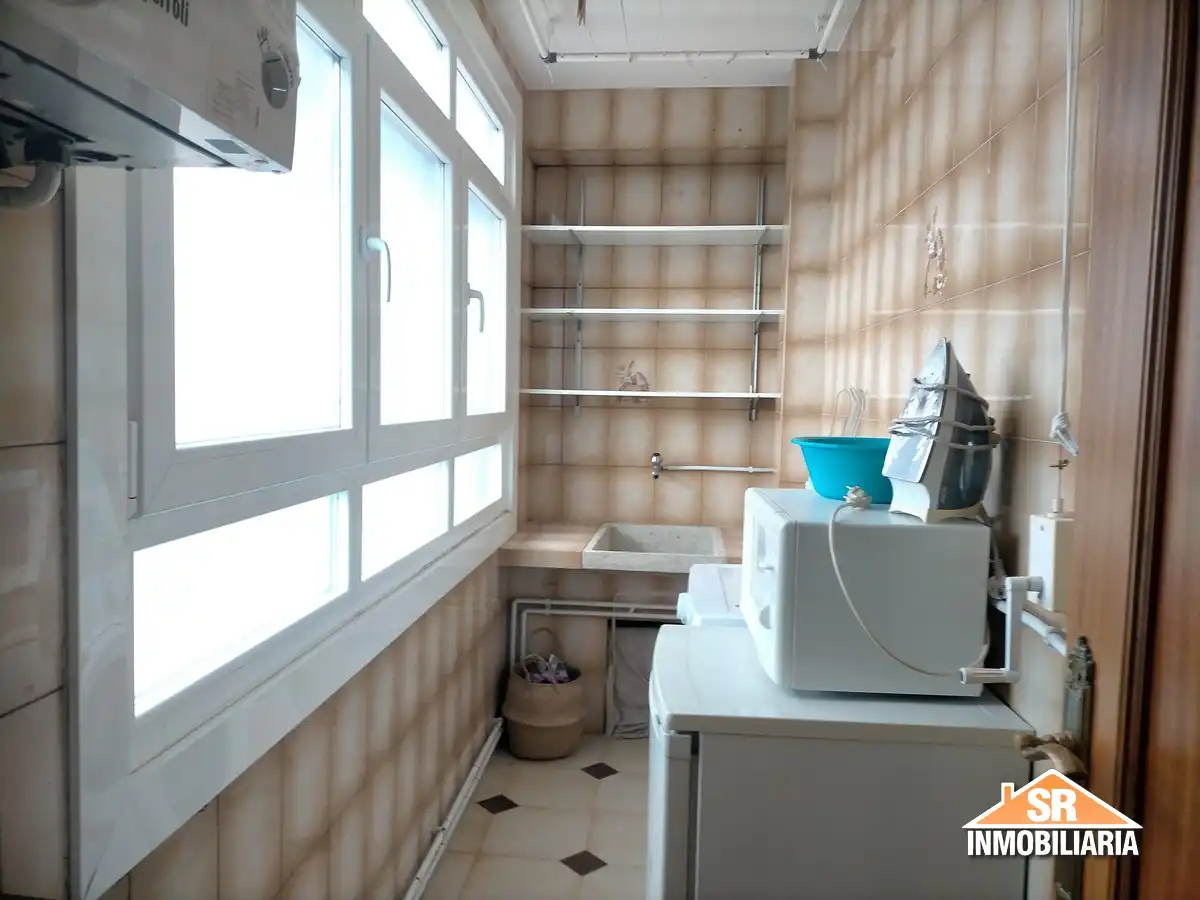 Cocina de Piso de alquiler en A Coruña Capital  con Calefacción, Amueblado y Horno