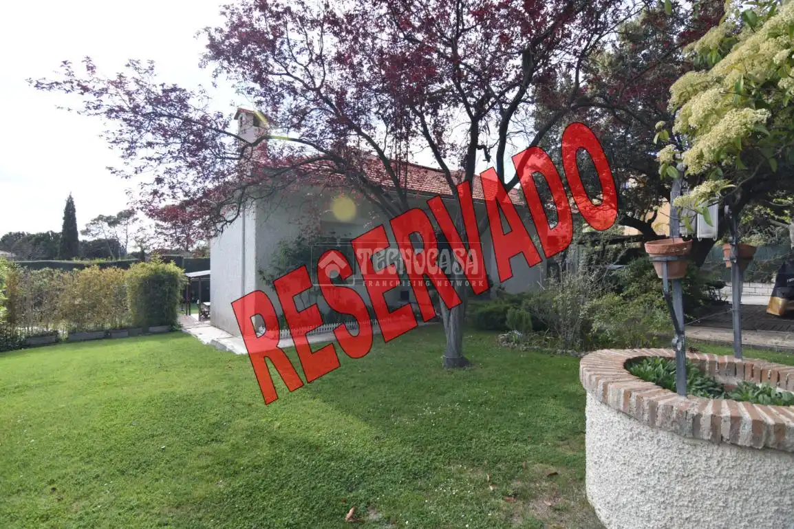 Garden of Houses for sale in Villaviciosa de Odón  with Air Conditioner, Heating and Private garden