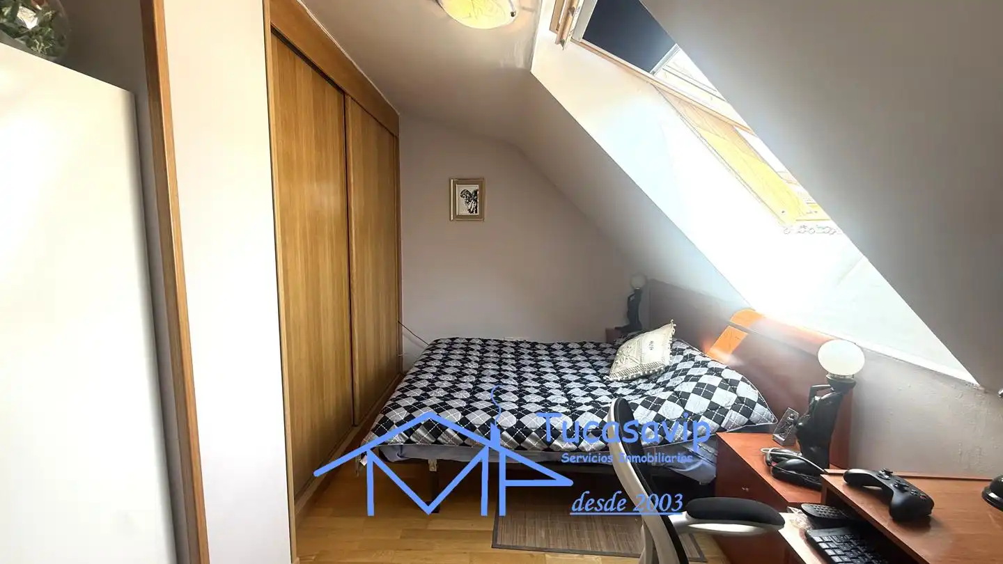 Habitación de Dúplex en venta en El Hoyo de Pinares  con Calefacción y Amueblado