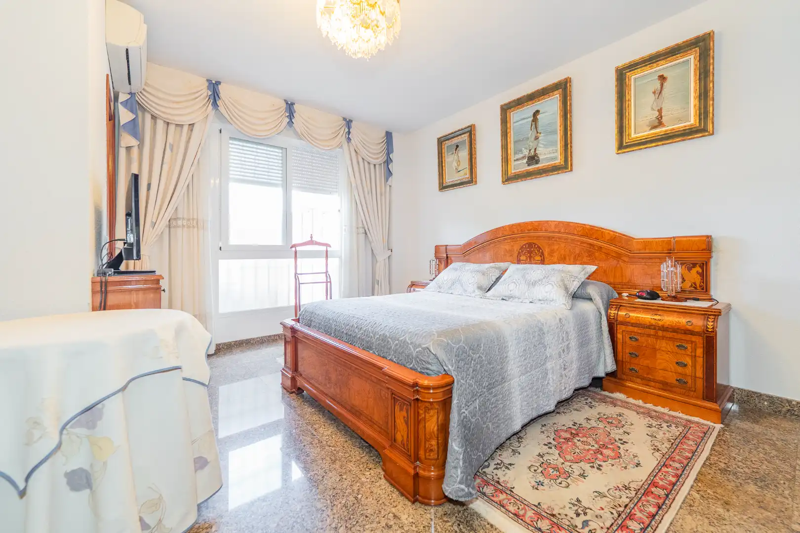 Bedroom of Houses for sale in San Sebastián de los Reyes  with Air Conditioner, Heating and Private garden