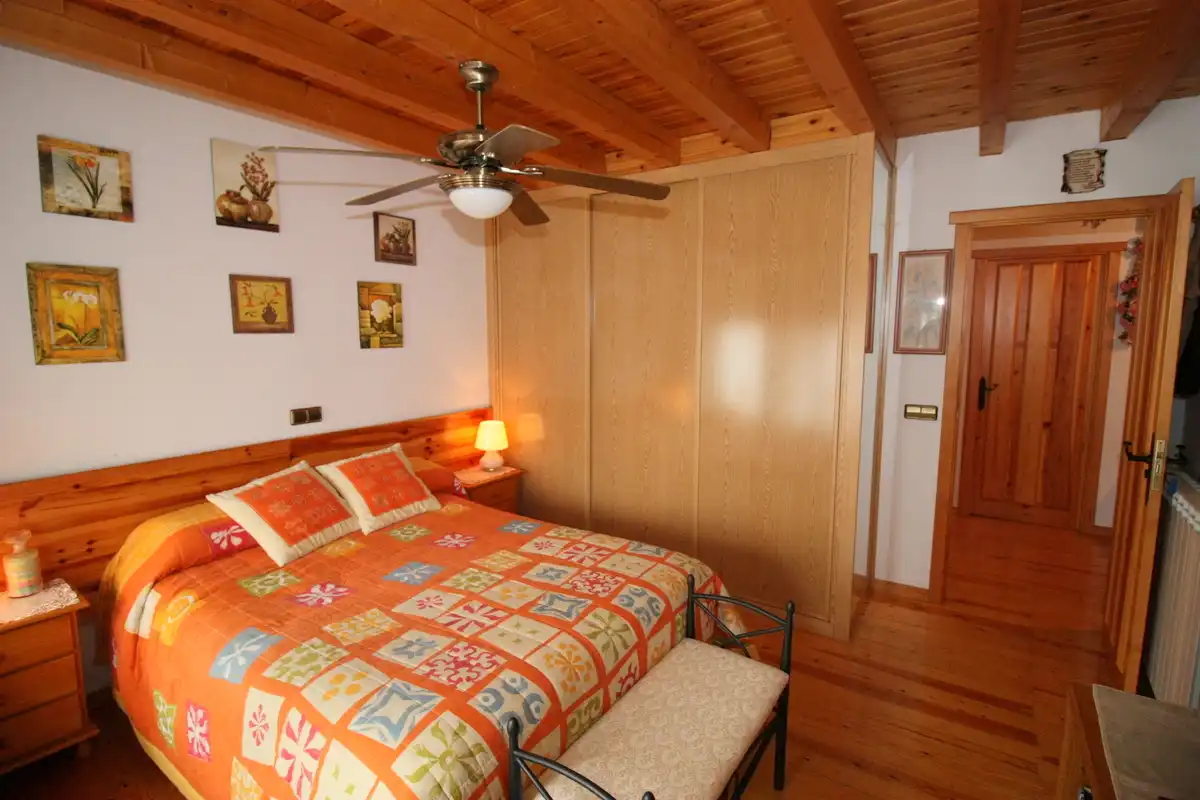Habitación de Casa o chalet en venta en Arenas de San Pedro con Calefacción, Parquet y Amueblado