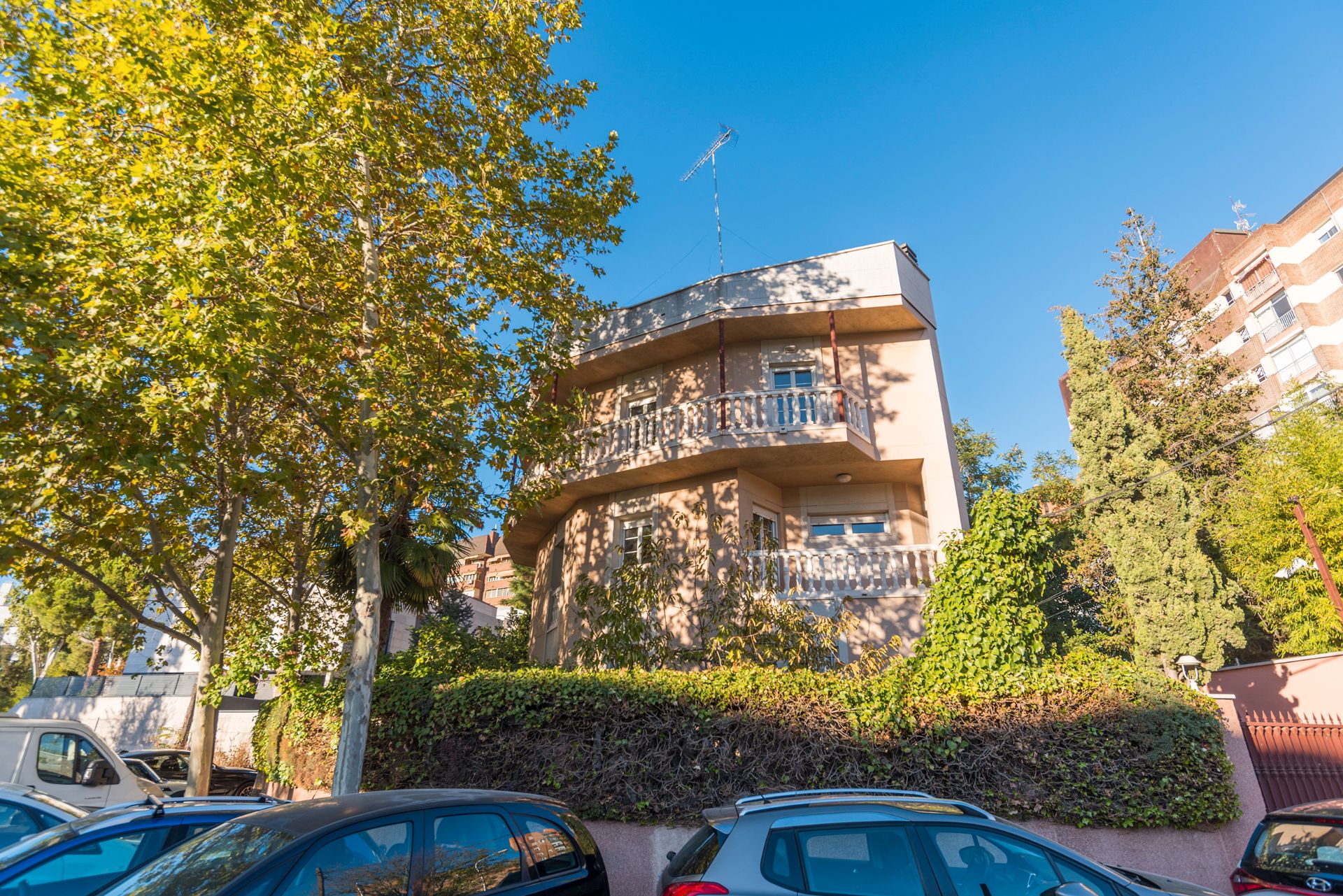 Exterior view of House or chalet for sale in  Madrid Capital  with Heating, Private garden and Terrace