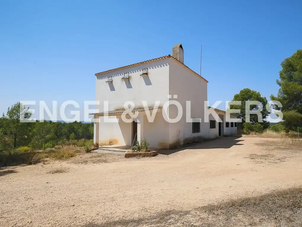 Finca rústica en venda a Requena