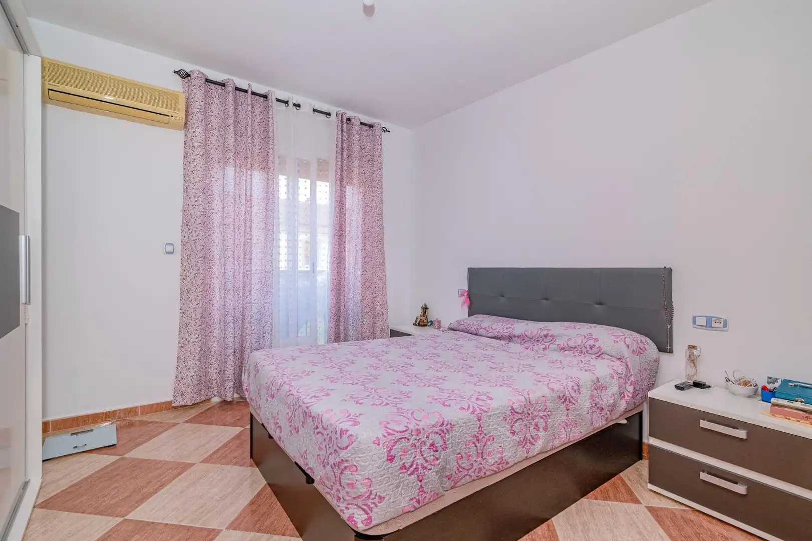 Dormitori de Casa adosada en venda en Cijuela amb Aire condicionat, Calefacció i Jardí privat