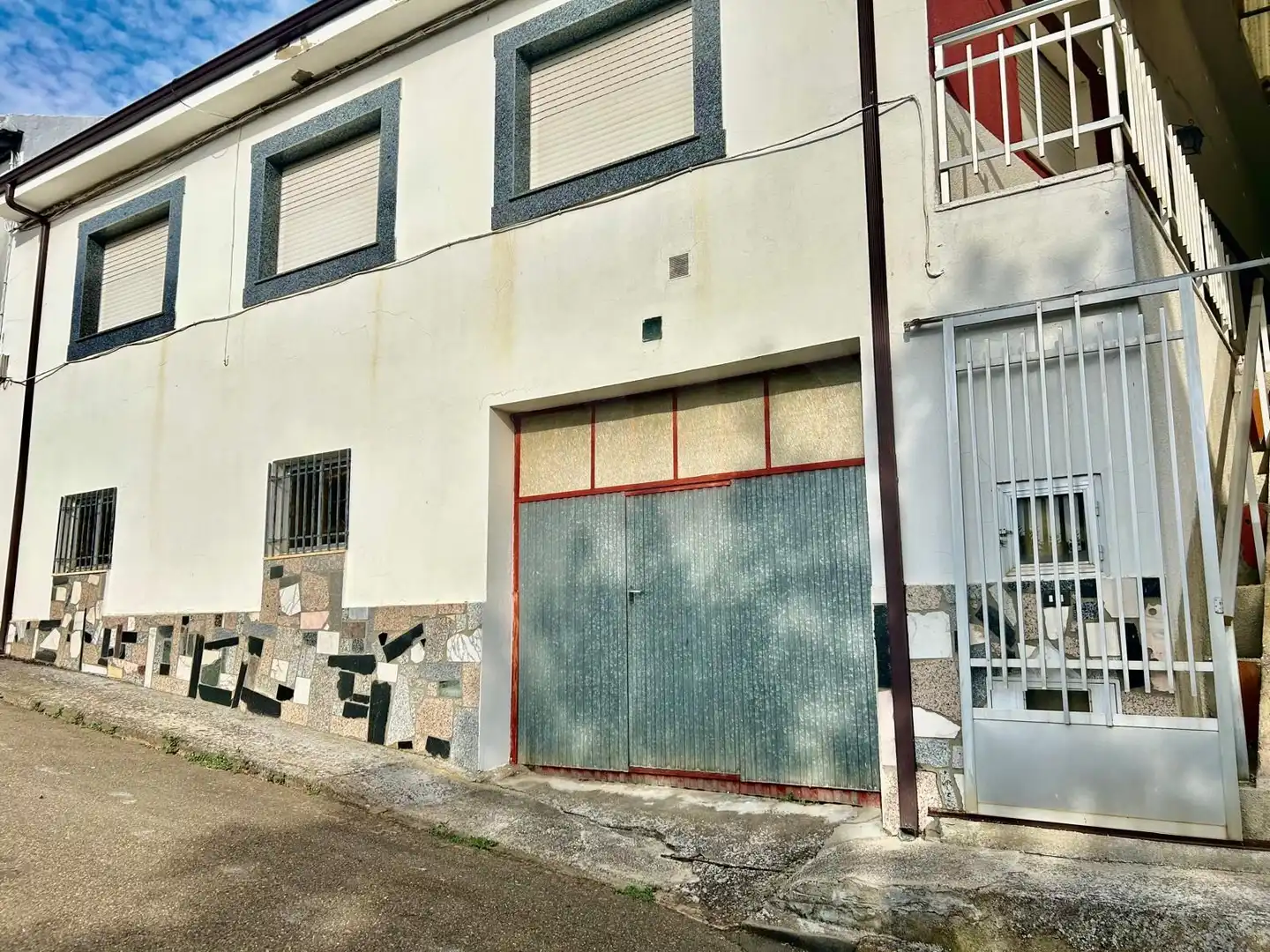 Exterior view of Country homes for sale in Cebrones del Río