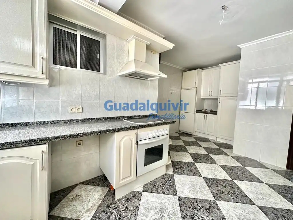 Cocina de Piso en venta en Sevilla con Aire acondicionado, Calefacción y Terraza