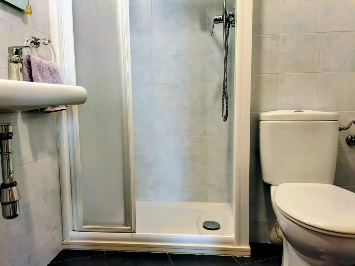 Bathroom of Apartments for sale in Vilanova i la Geltrú  with Heating, Terrace and Balcony