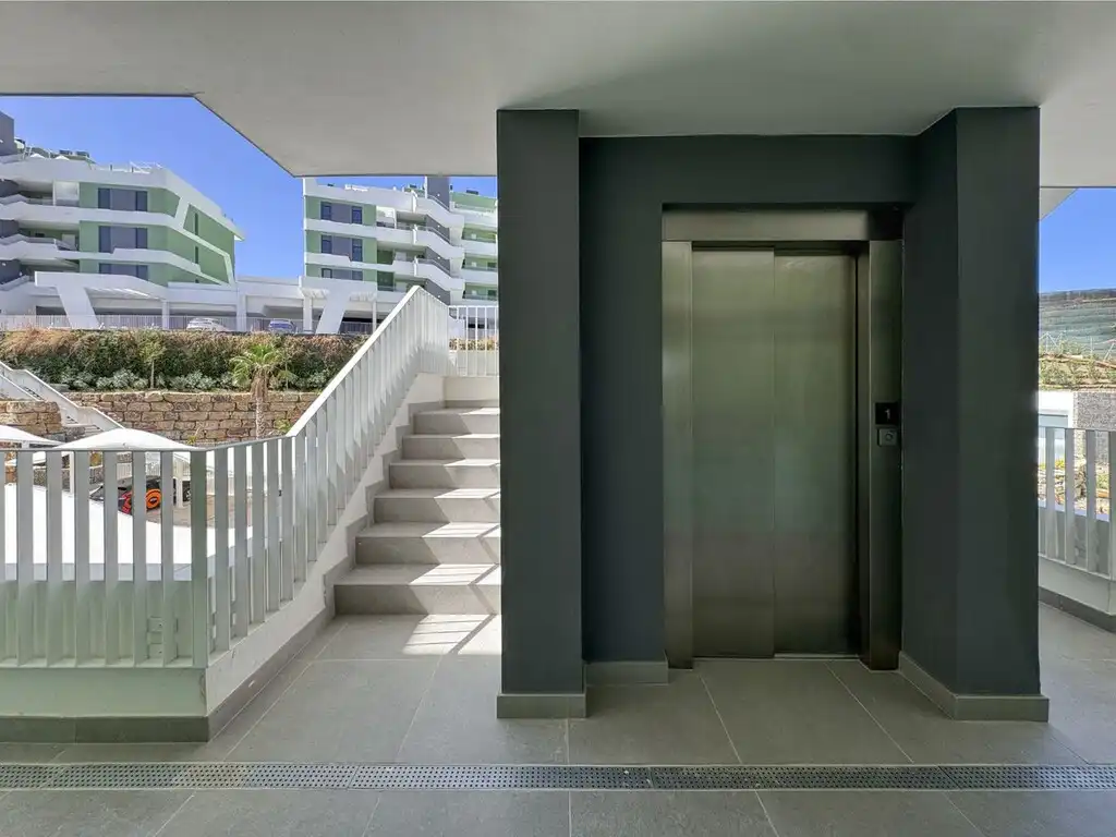 Apartamento con piscina en venta en Riviera del Sol, imagen 25