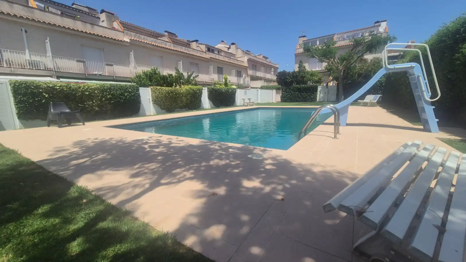 Piscina de Casa adosada en venda en Palafrugell amb Aire condicionat, Calefacció i Jardí privat