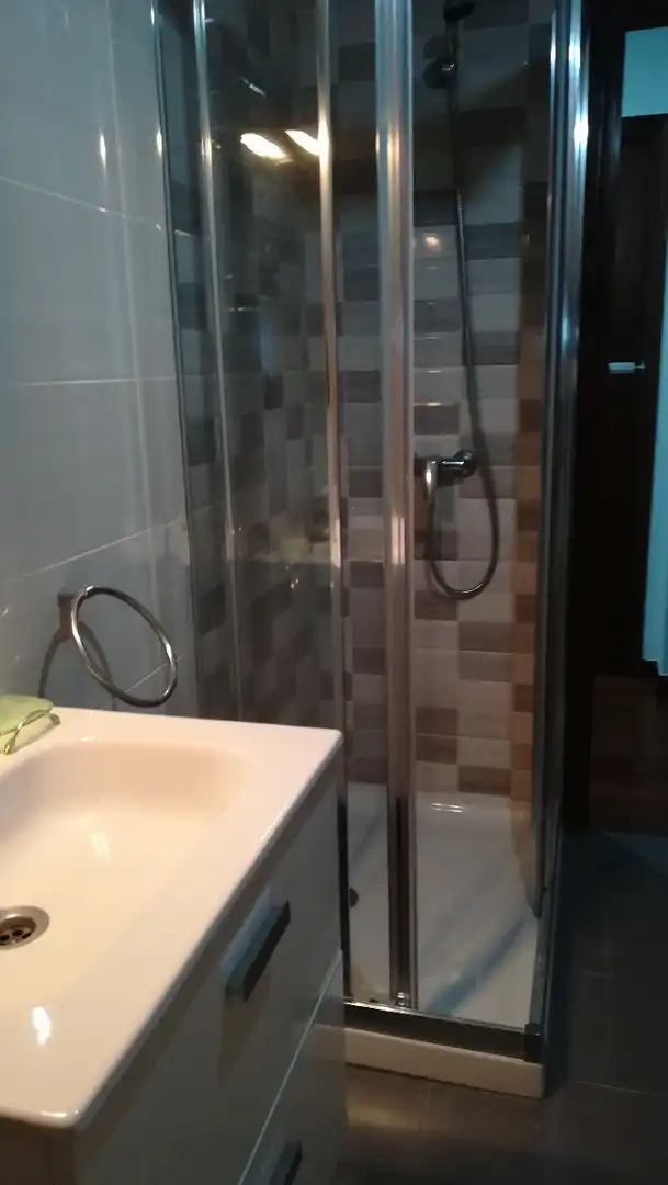 Badezimmer von Maisonette zur Miete in Santiago de Compostela  mit Heizung und Möbliert