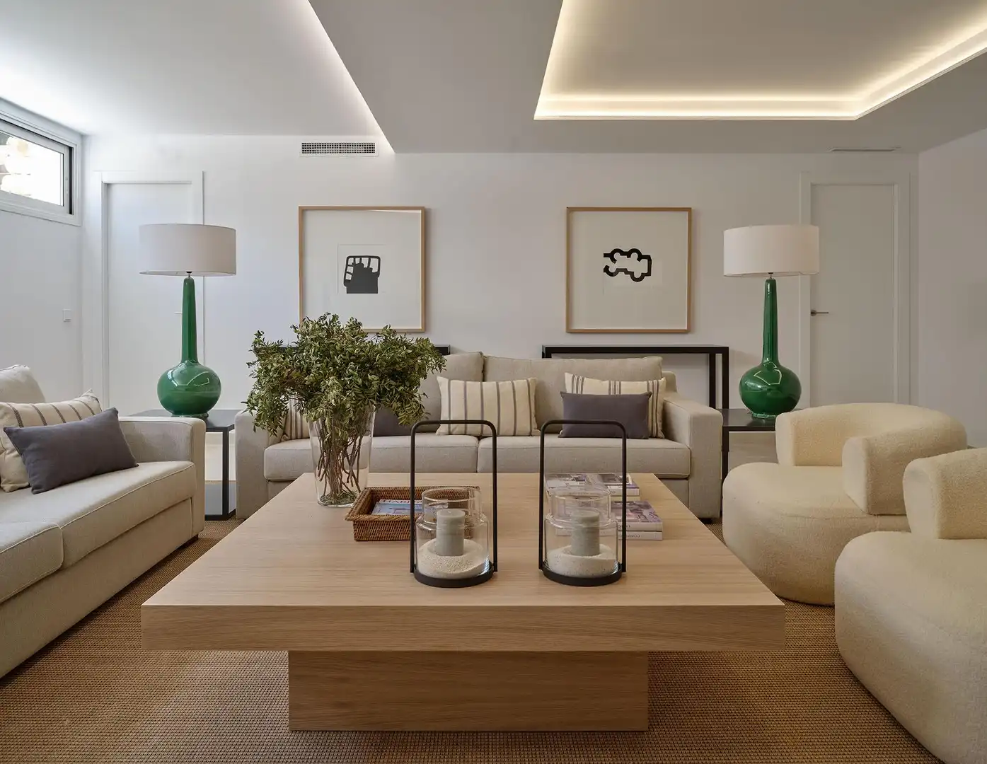 Sala d'estar de Casa o xalet en venda en Marbella amb Aire condicionat, Calefacció i Jardí privat