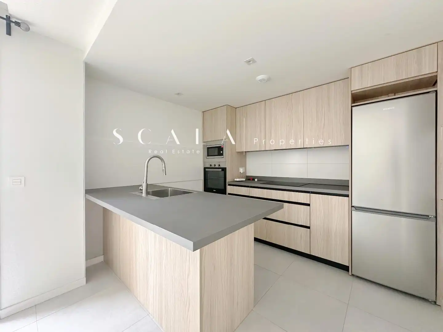 Kitchen of Flat for rent in Madrid  with Air Conditioner, Heating and Terrace