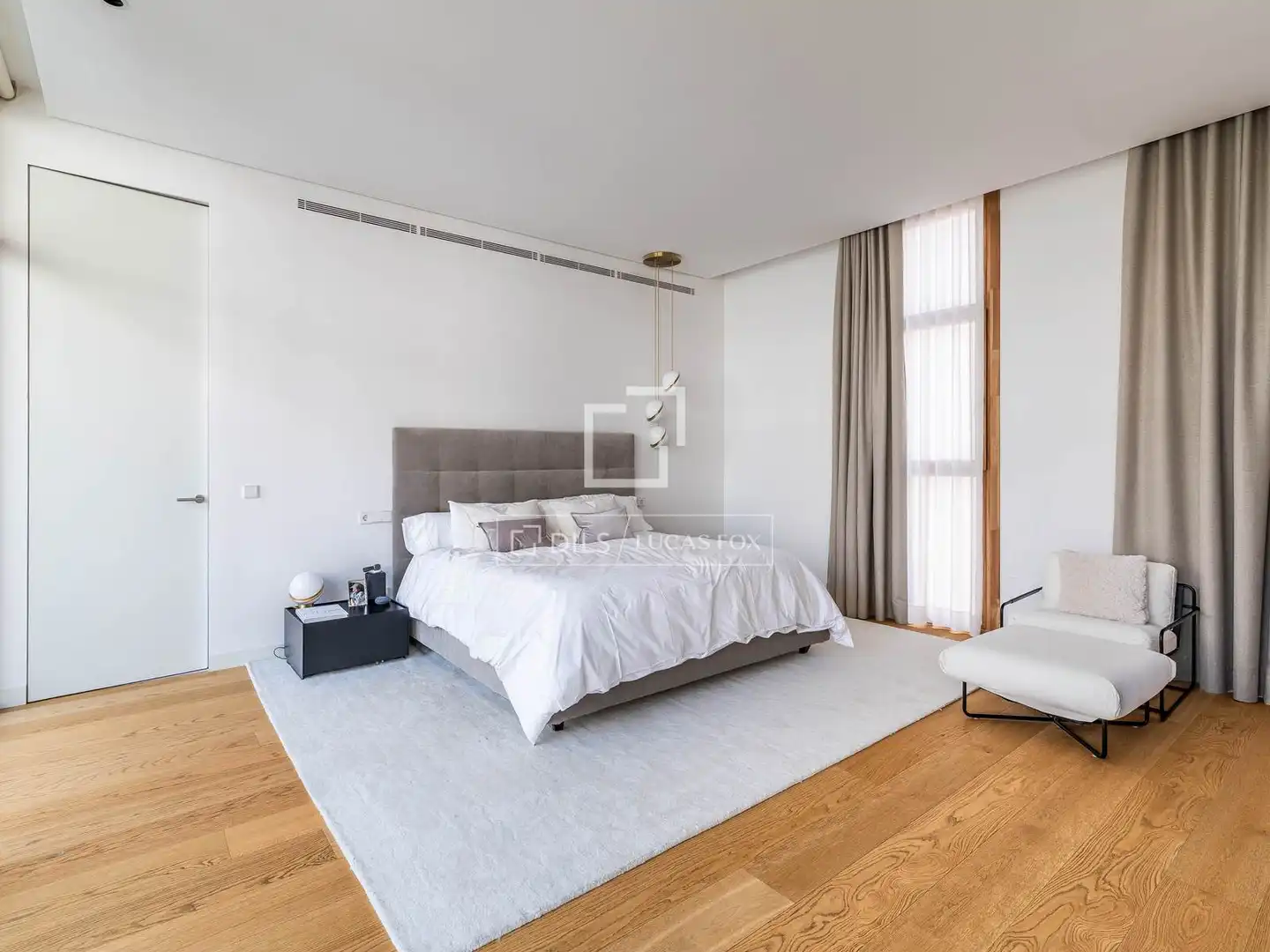 Bedroom of Attic for sale in Madrid  with Air Conditioner, Heating and Terrace