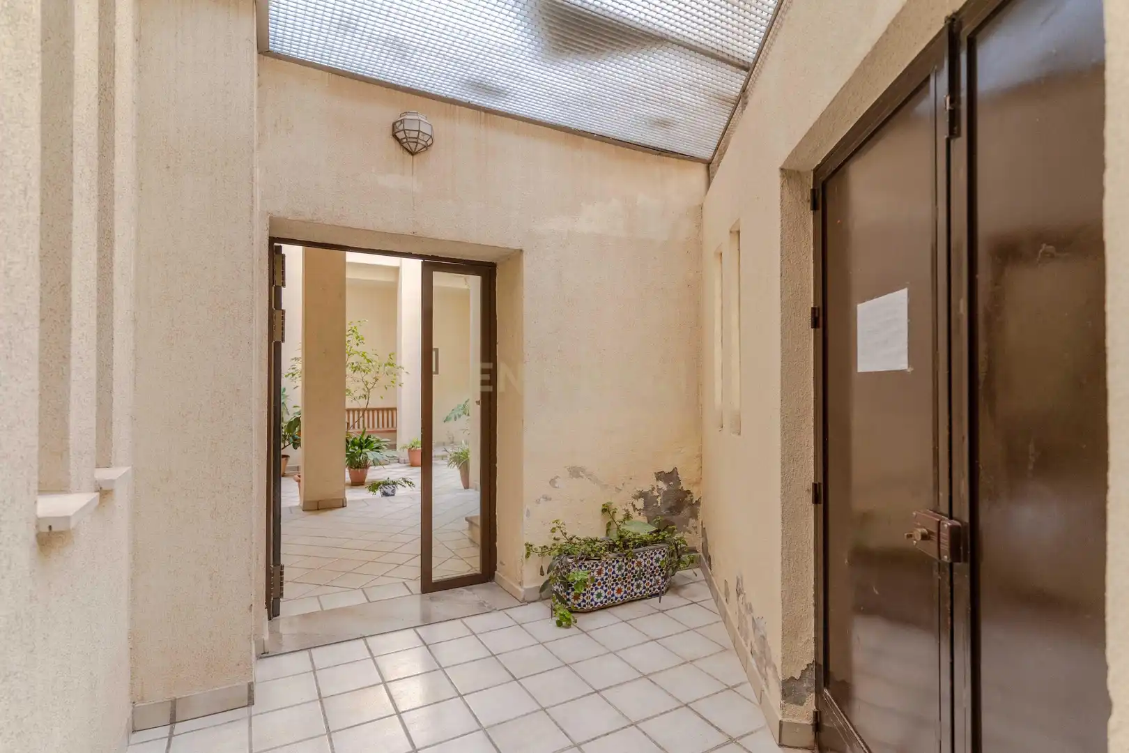 Flat for sale in Granada  with Air Conditioner