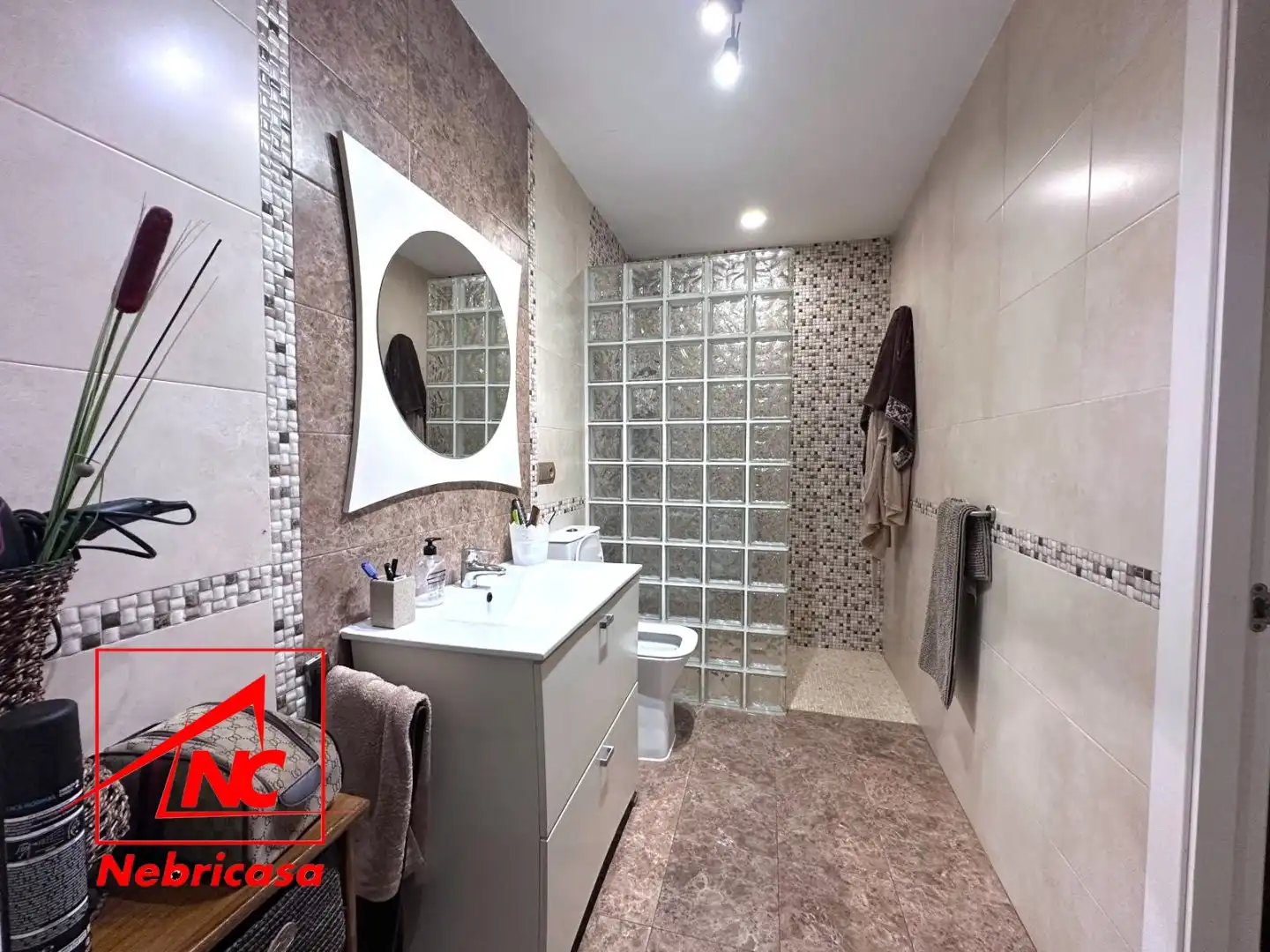 Bathroom of Houses for sale in Lebrija