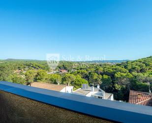 Vista exterior de Casa o xalet en venda en Blanes amb Aire condicionat, Jardí privat i Terrassa