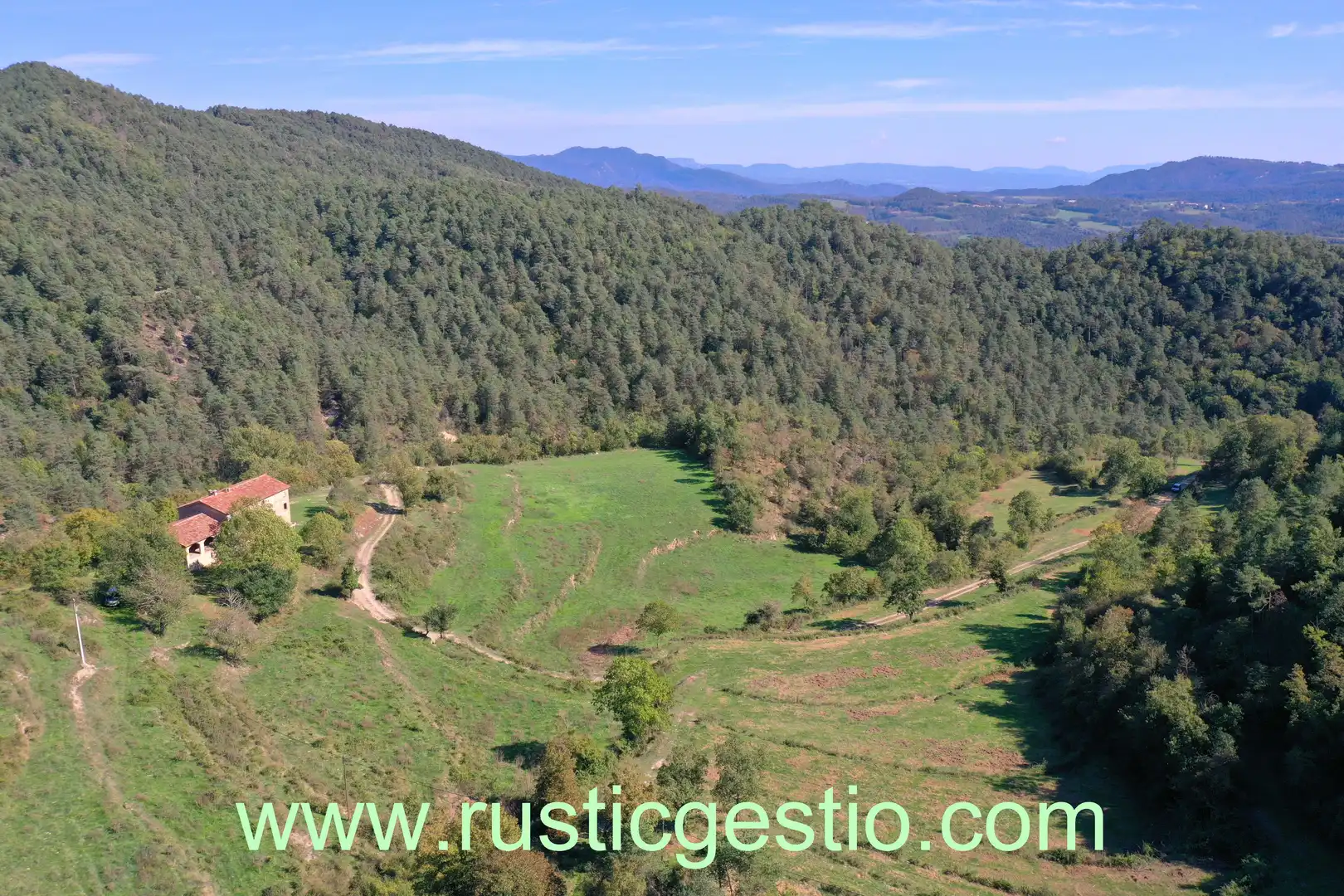 Country house with garden for sale in Les Llosses
