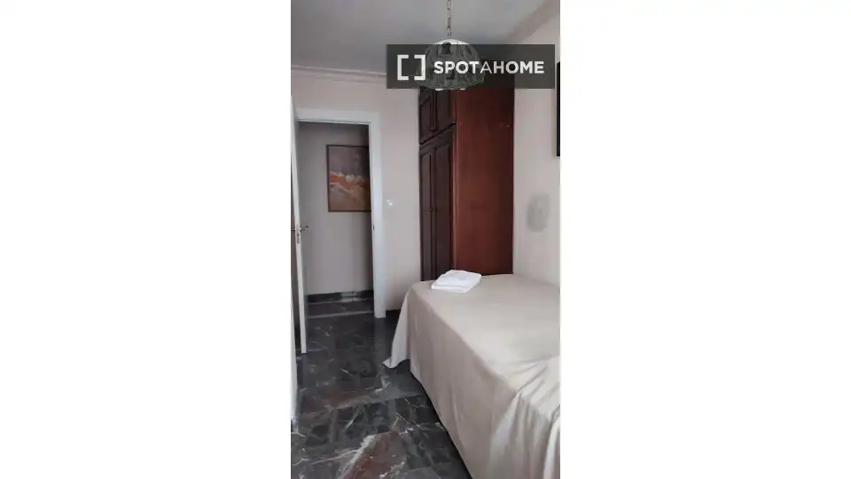 Bedroom of Flat for share in Málaga  with Air Conditioner, Terrace and Furnished