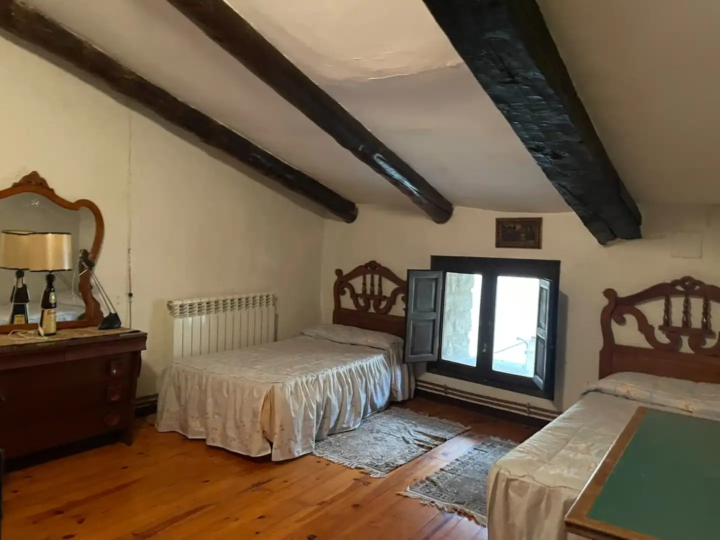 Habitación de Casa adosada en venta en Uncastillo con Terraza, Trastero y Amueblado