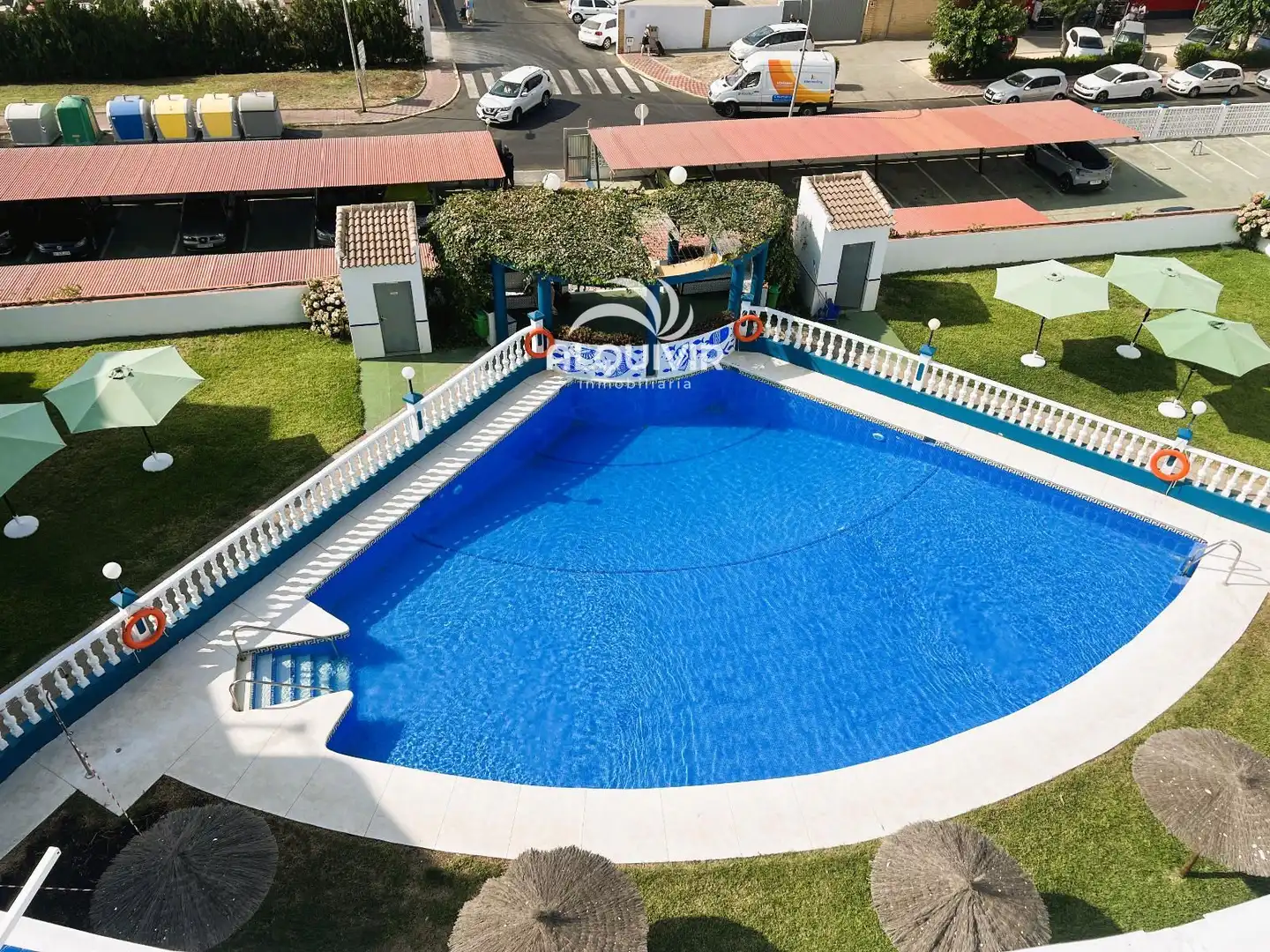 Piscina de Dúplex en venta en Almonte con Aire acondicionado, Calefacción y Terraza