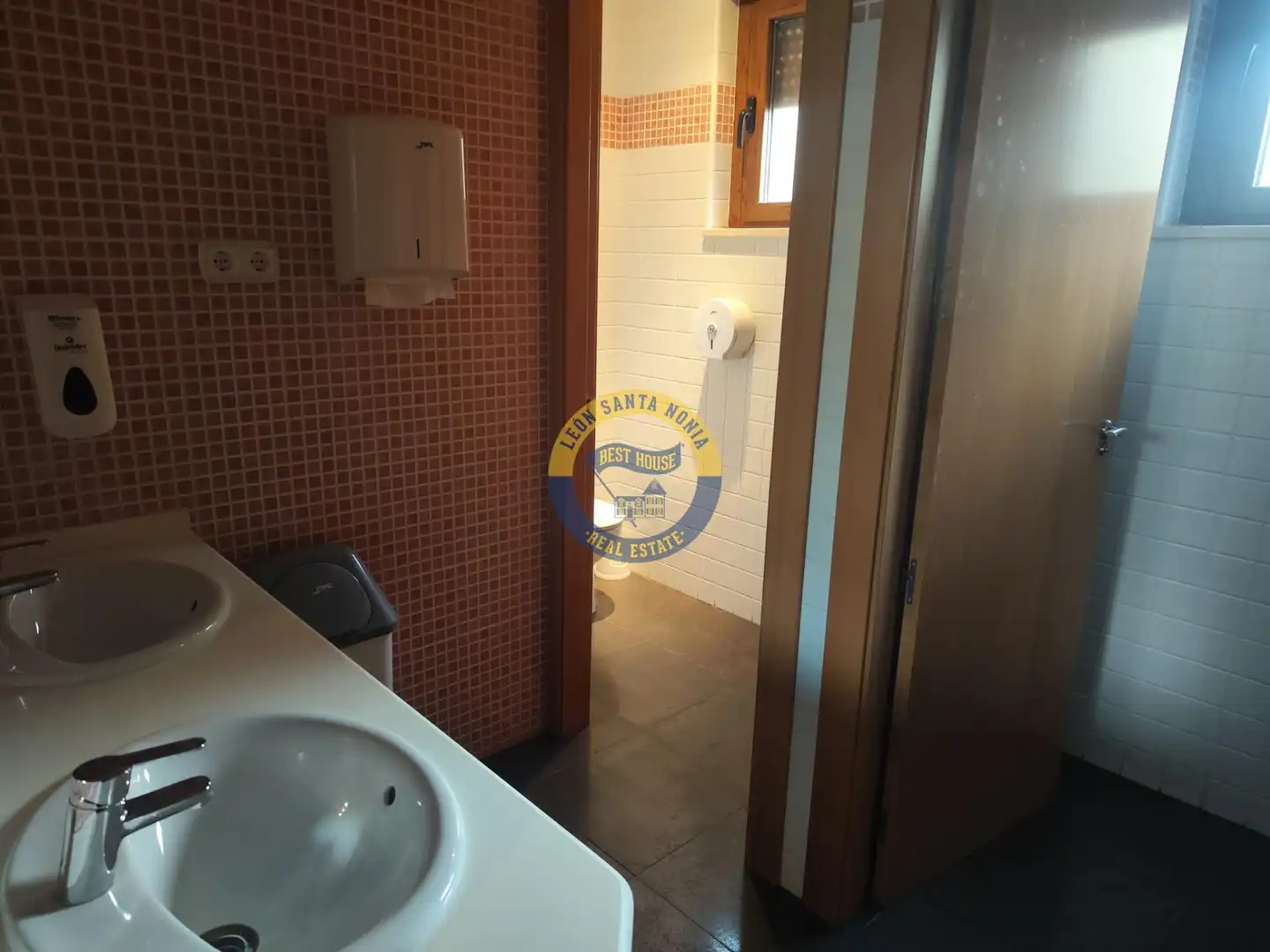 Local en venta en Villamañán