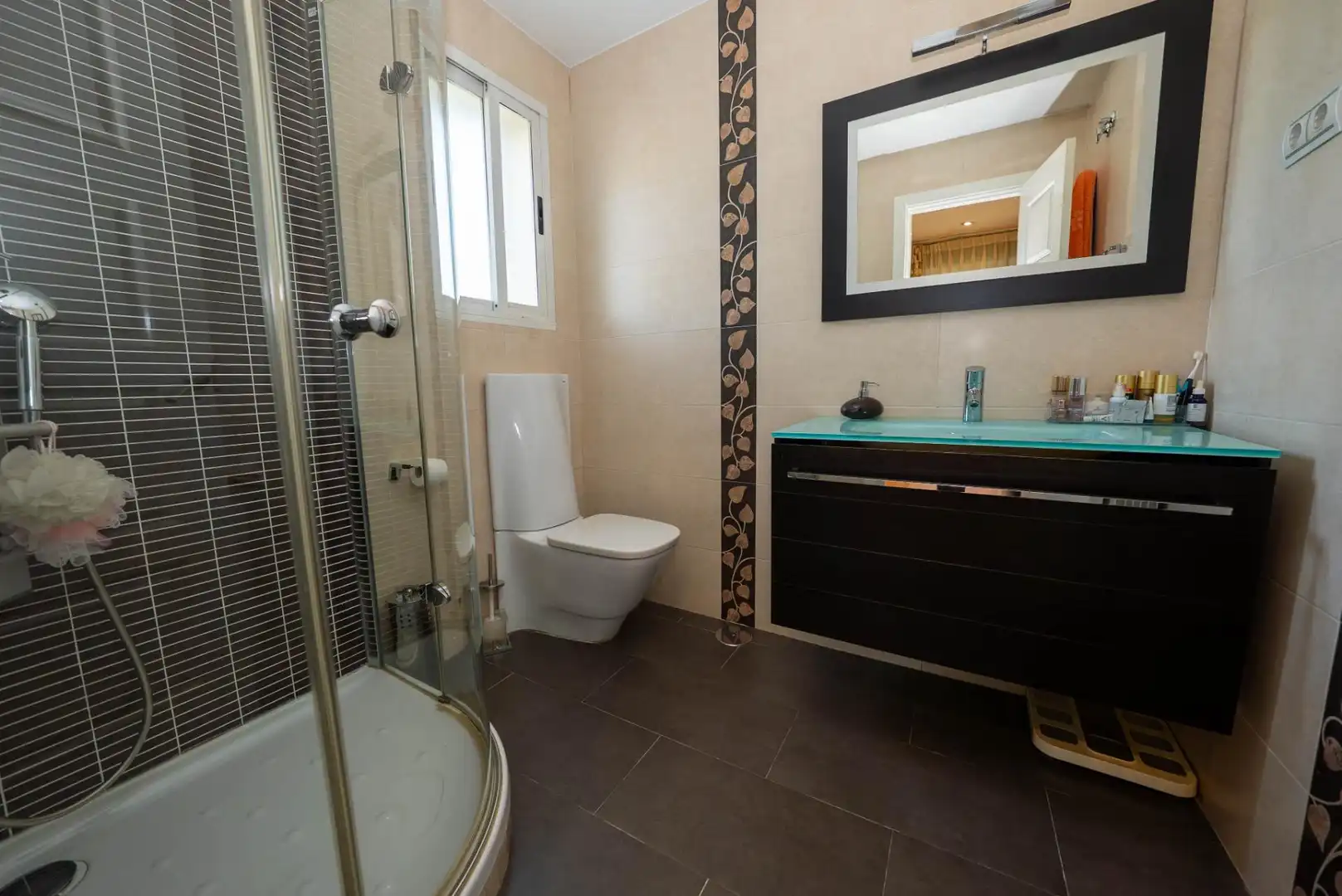 Baño de Casa adosada en venta en Leganés con Aire acondicionado, Calefacción y Jardín privado