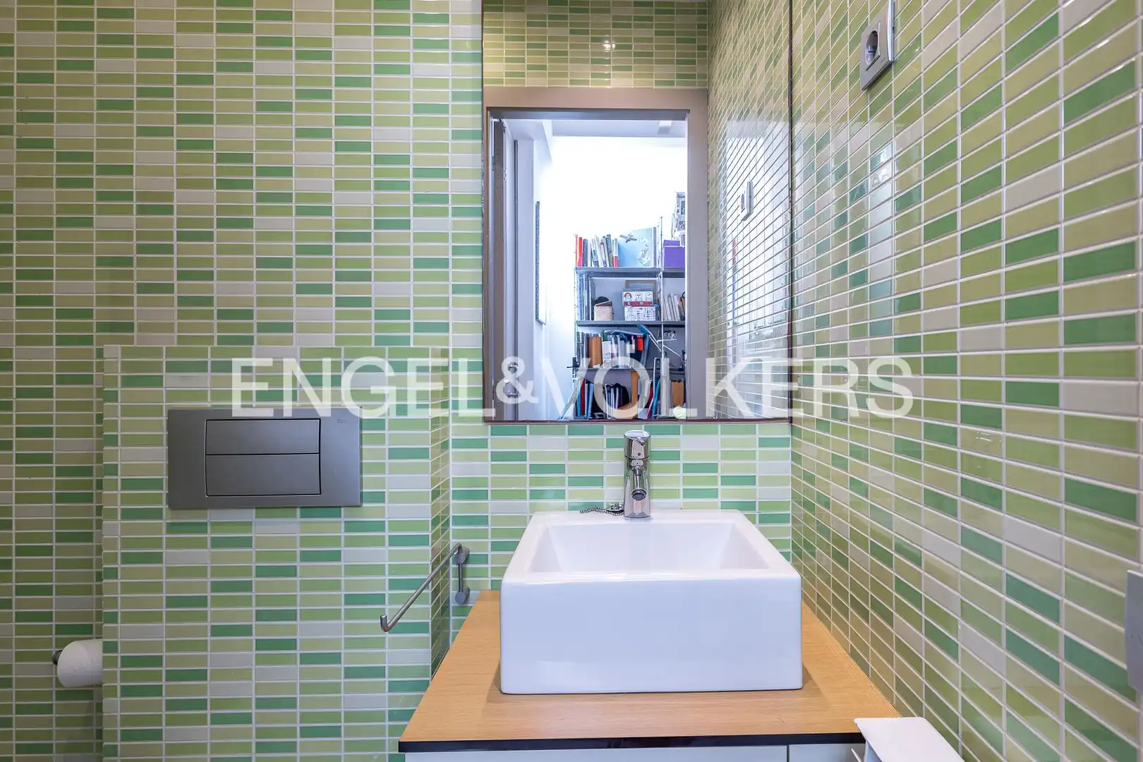 Baño de Casa adosada en venta en Barcelona con Aire acondicionado, Calefacción y Parquet