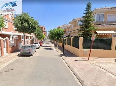 Casa con balcone in vendita a Calle CLAVILEÑO
