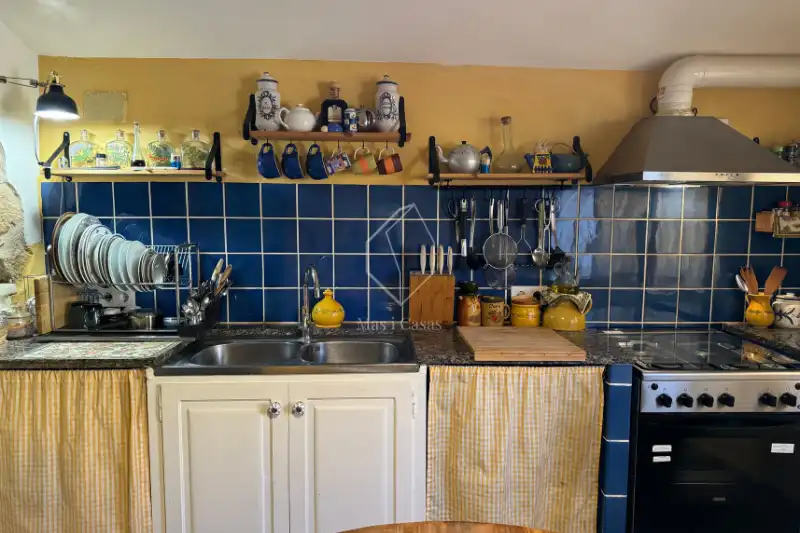 Cuina de Casa o xalet en venda en La Tallada d'Empordà amb Terrassa, Traster i Piscina comunitària