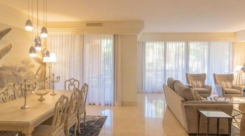 Foto 3 de Apartamento de alquiler en Nueva Andalucía centro, Marbella