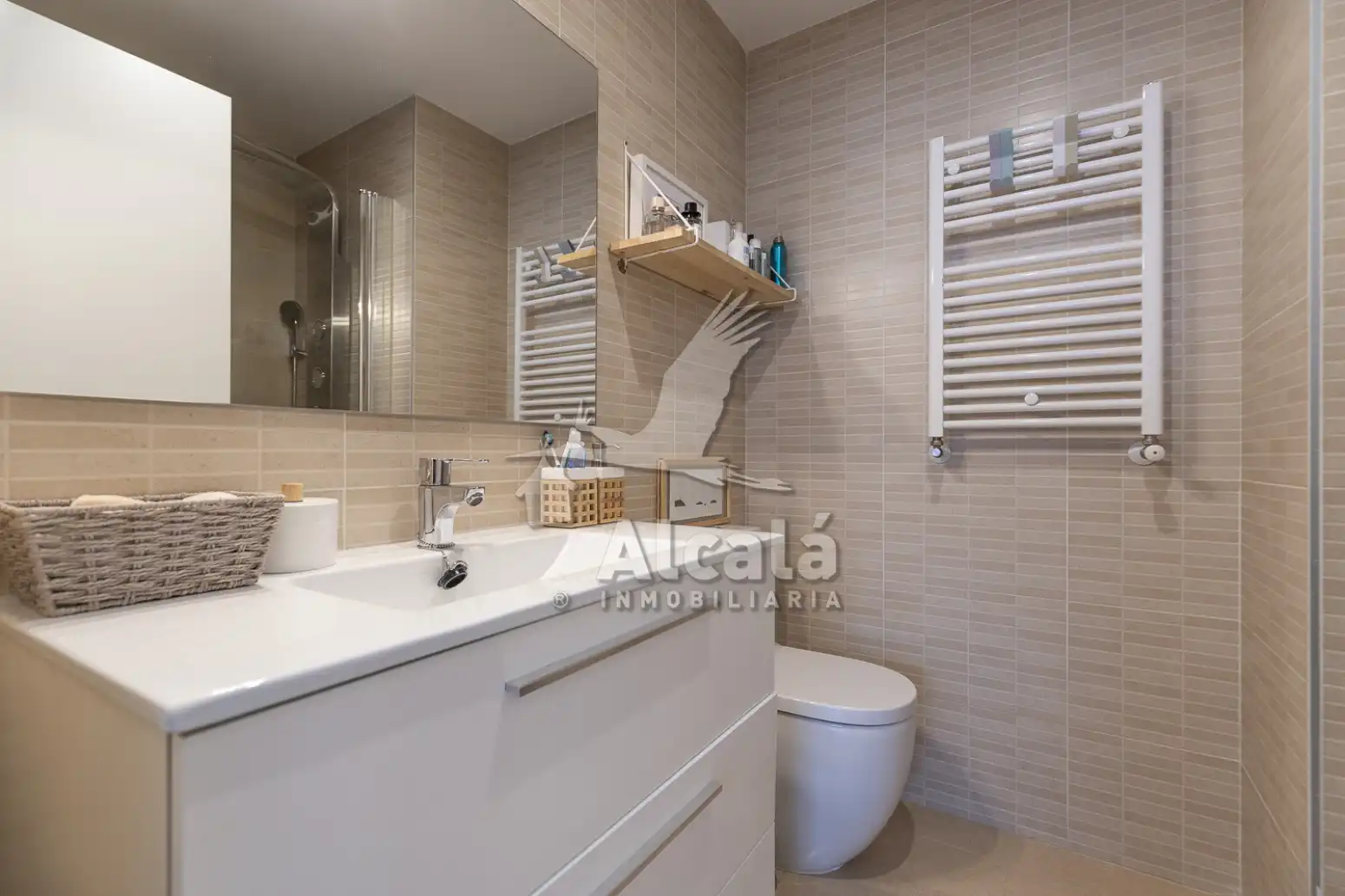 Badezimmer von Wohnung zum Verkauf in Alcalá de Henares mit Klimaanlage, Heizung und Terrasse