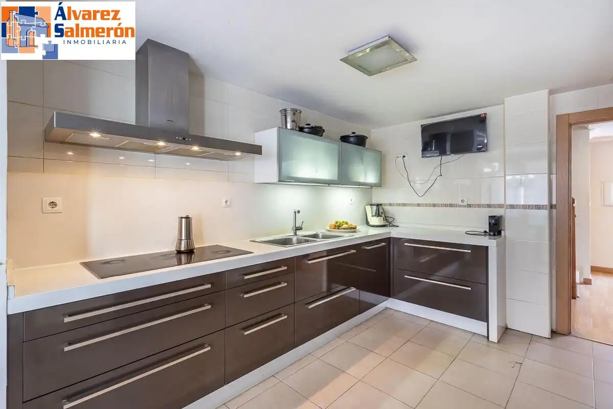 Cocina de Casa adosada en venta en Huétor Vega con Aire acondicionado, Terraza y Trastero